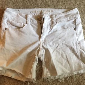 American Eagle super stretch white jeans size 4
